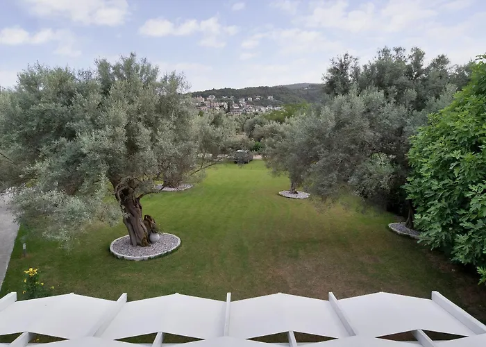 Διαμέρισμα Elaia 2 *